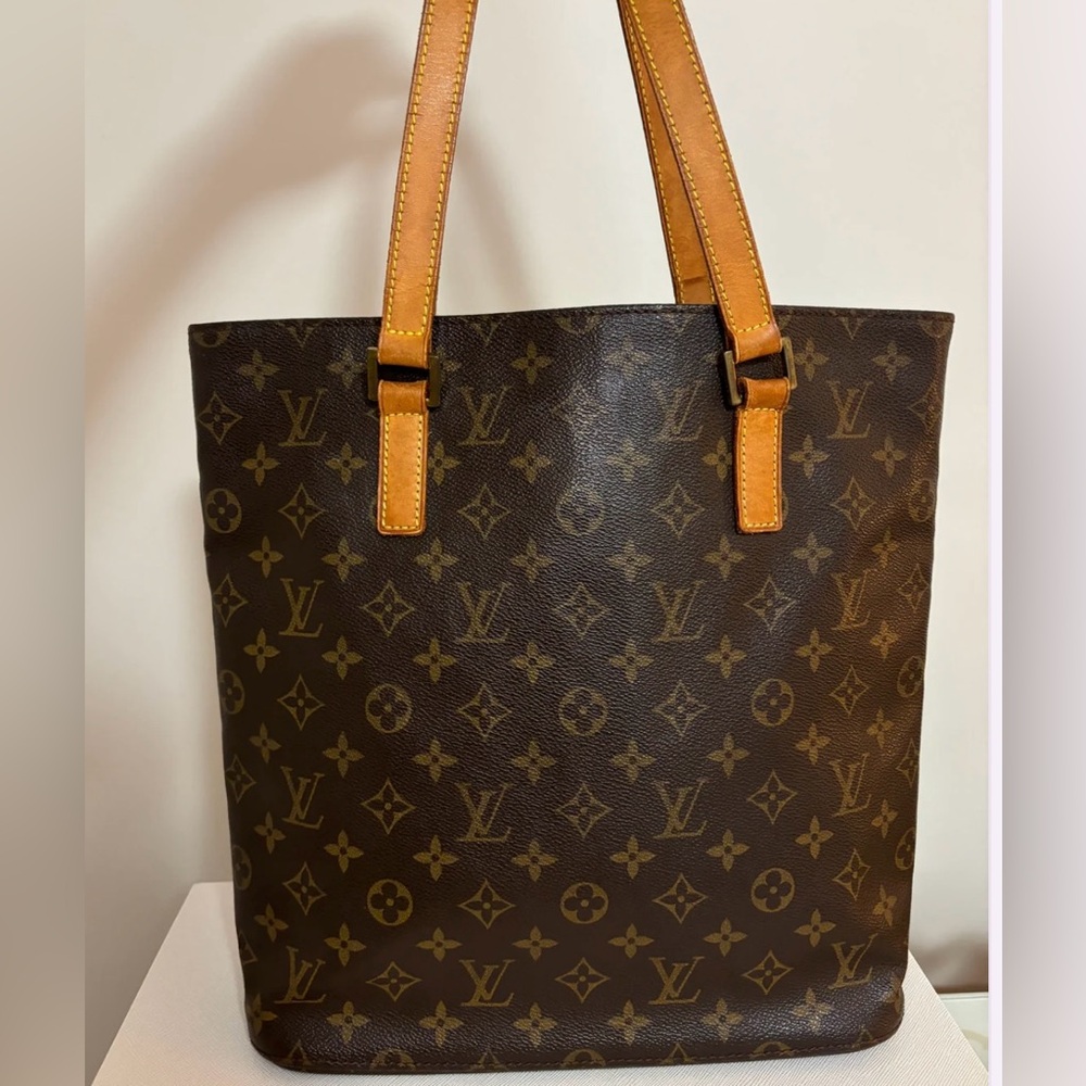 Louis Vuitton Vavin GM Shoulder Bag